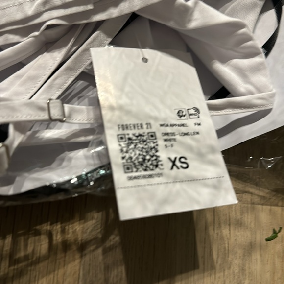 Forever 21 White Maxi Dress - Size XS - Picture 4 of 4